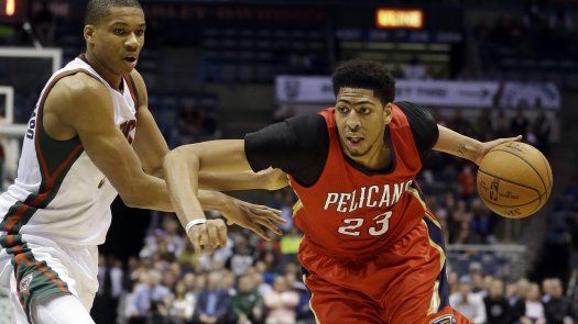 Davis anota 43 y Pelicans doblegan a Bucks