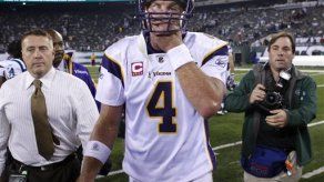 NFL: Favre no habla de acusaciones tras derrota contra Jets