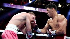 Dmitry Bivol destaca que el tema Canelo Álvarez ya está cerrado