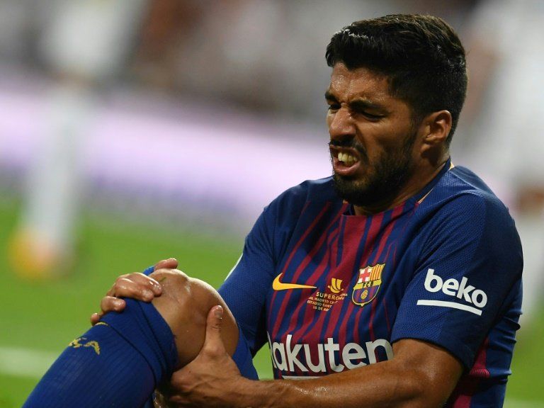 Luis Suárez, un mes de baja por una distensión en la rodilla