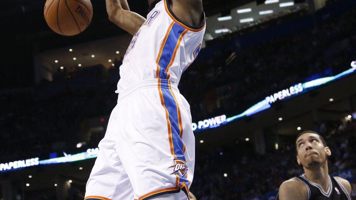Durant y Thunder descarrilan a los Spurs