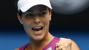 Ivanovic y Djokovic avanzan fácilmente en Abierto de Australia