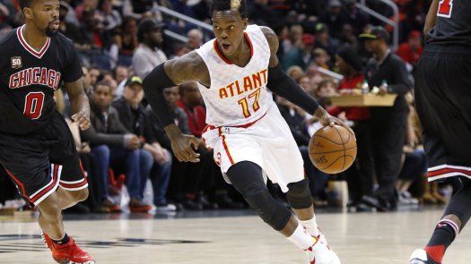 Horford anota 18, Hawks derrotan a los mermados Bulls