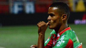 Johnny Ruíz debuta con gol en el Carmelita de Costa Rica