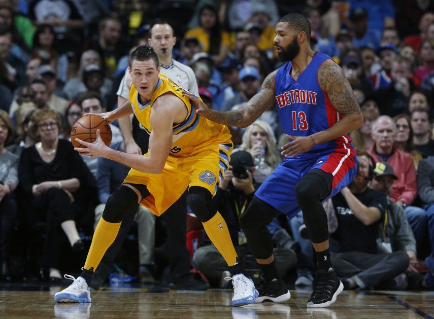 Gakllinari anota 30 puntos y Nuggets ganan 104-101 a Pistons