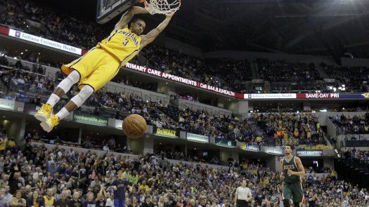 Con doble doble de Scola, Pacers vencen a Bucks