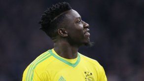 UEFA impone veto de un año al portero del Ajax por dopaje