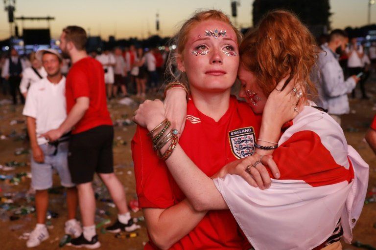 Tristes pero orgullosos los hinchas ingleses aplauden a su selección pese a la derrota contra Croacia
