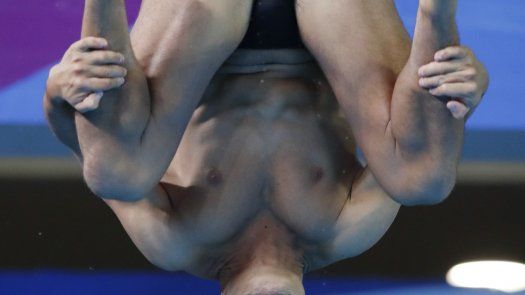 Colombiano Restrepo sorprende y gana oro en clavados