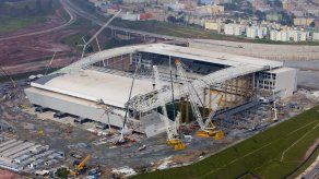 Techo de estadio de Sao Paulo no estará listo
