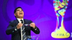 Maradona anuncia su fichaje como entrenador del Al Fujairah de Emiratos Árabes