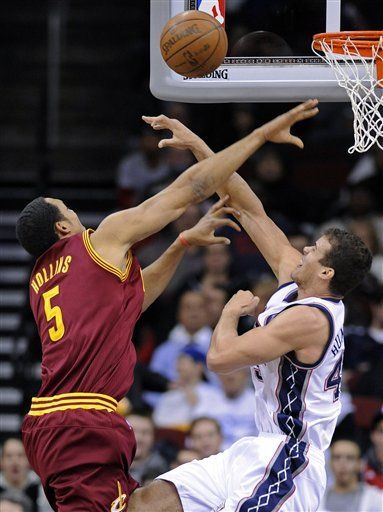 NBA: Cavaliers 93, Nets 91; Cleveland gana con triples tardí­os