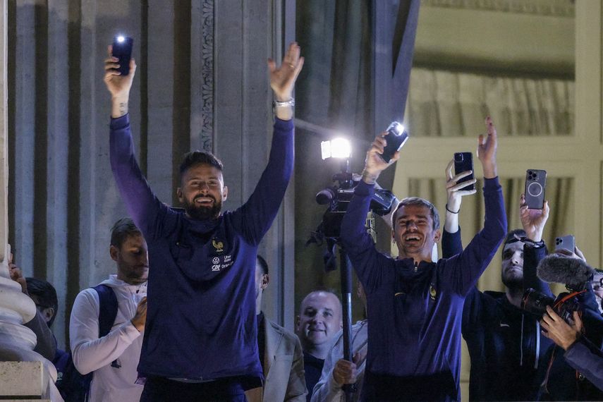 Qatar 2022: Los subcampeones son recibidos por miles de aficionados franceses&nbsp; Foto: AFP