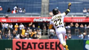 MLB: Andrew McCutchen supera a Roberto Clemente en la lista histórica