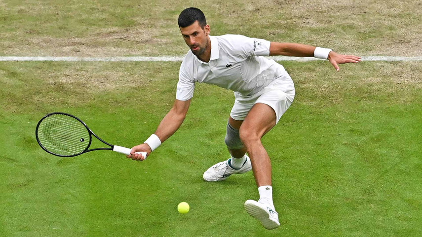 Novak Djokovic logra el pase a semifinales de Wimbledon por lesión de De Miñaur