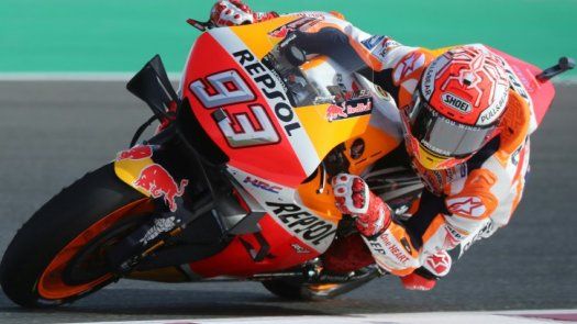 Márquez domina los terceros ensayos libres y Lorenzo se va al suelo