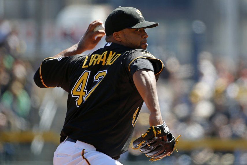 Jonrón de Walker resuelve triunfo de Piratas