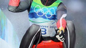 Alemán Loch conquista el oro en el luge