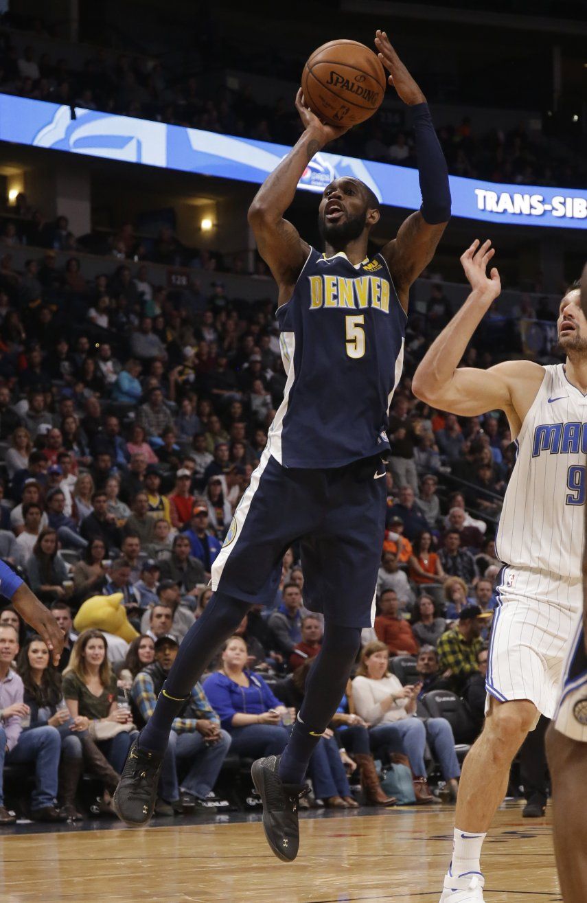 Murray anota 32 tantos y Nuggets derrotan al Magic 125-107
