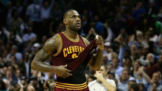 Miami doblega a los Hornets y los Celtics sorprenden en Cleveland