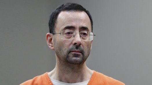 Arrestan a expresidente de federación de gimnasia de EEUU