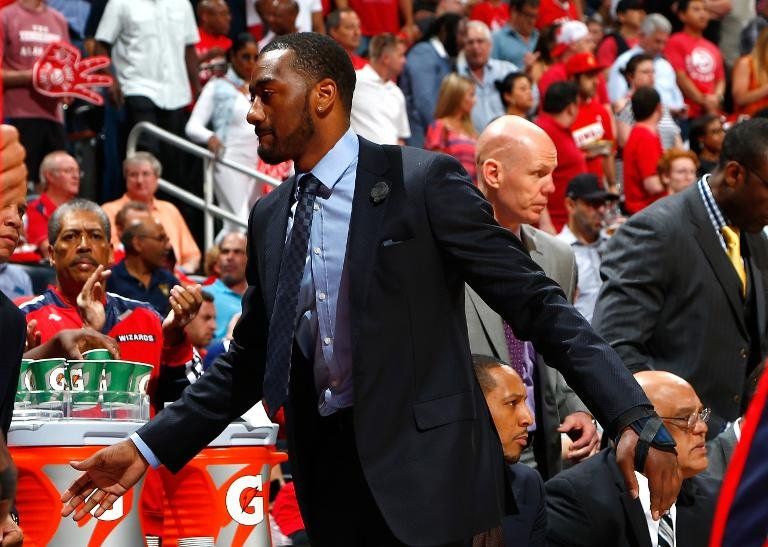 NBA: Wall se fractura la muñeca y podría perderse los playoffs