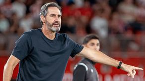 El Almería destituye a su entrenador Vicente Moreno&nbsp;