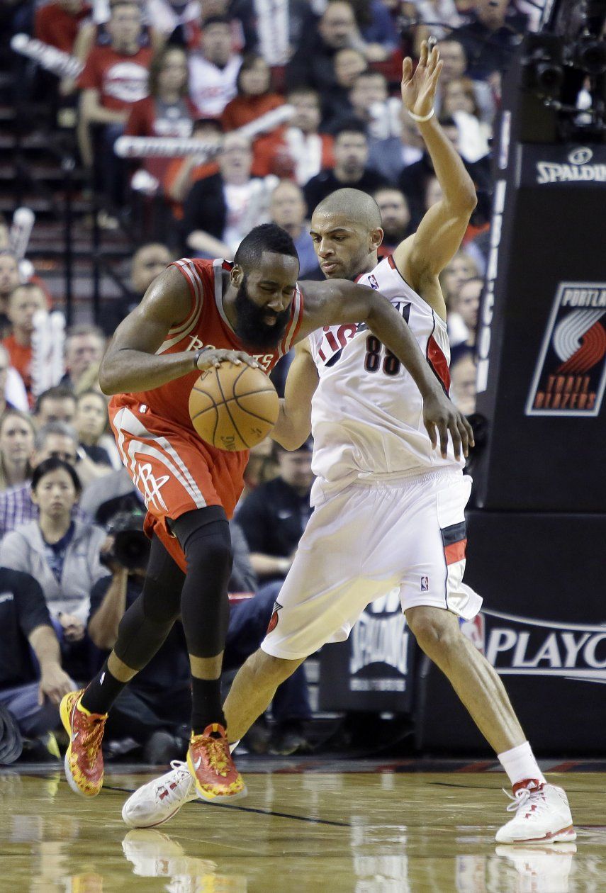 Rockets ganan 121-116 a Blazers en tiempo extra