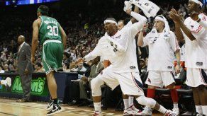 Hawks barren a Celtics en la temporada por 1ra vez en 11 años