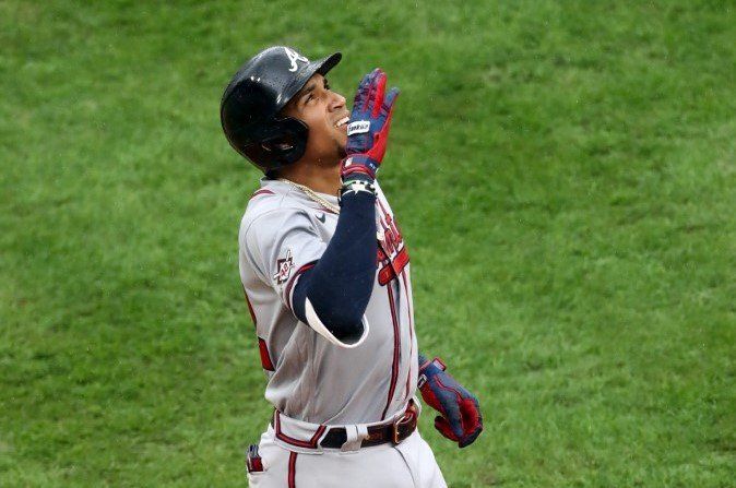 Johan Camargo conecta su cuarto jonrón de la temporada en derrota de Bravos ante Filis