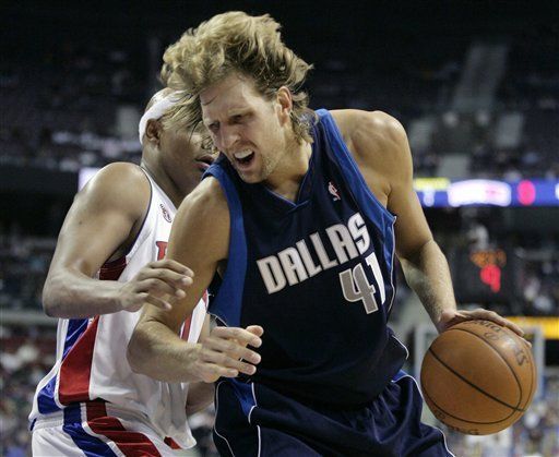 NBA: Mavericks 95, Pistons 90; Nowitzki anota 25 puntos
