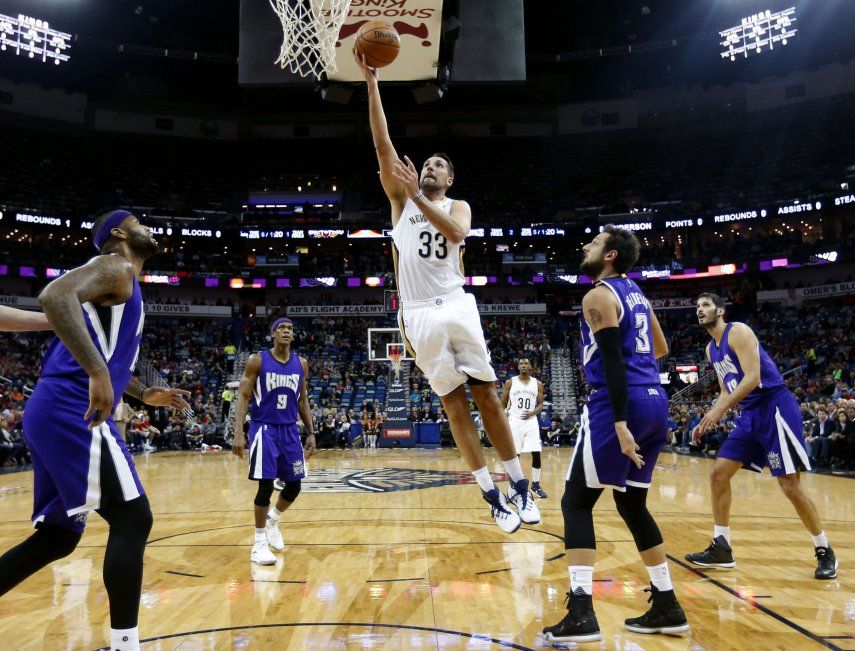 Anderson anota 36, Pelicans vencen 114-105 a Sacramento