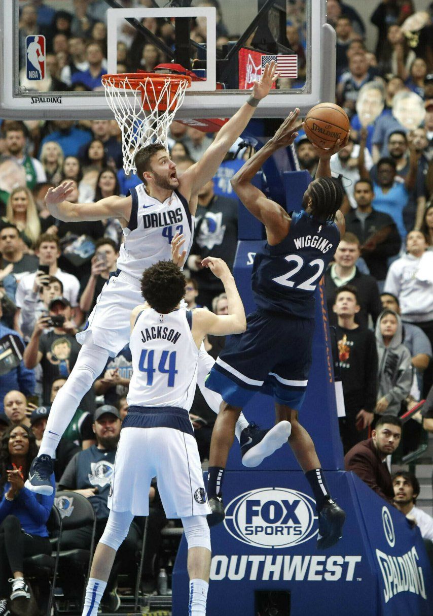 Towns aporta doble doble a triunfo de Wolves sobre Mavs