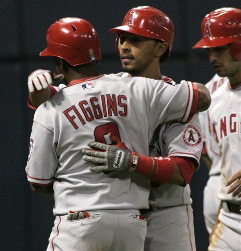 MLB: Angelinos 11, Mellizos 6; Morales, Izturis y Rivera la sacan
