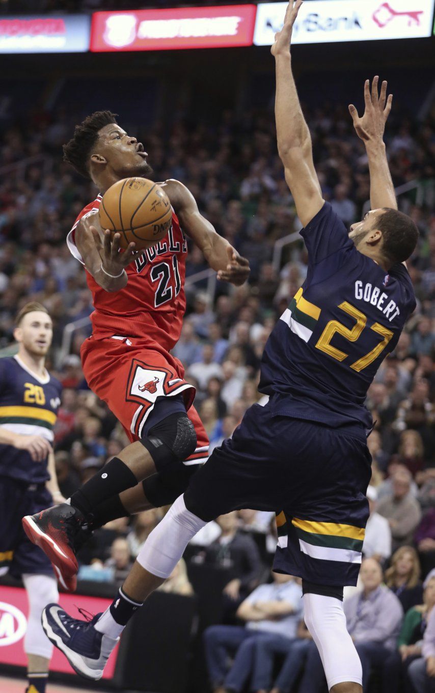 Butler anota 20 y Bulls ganan a Jazz 85-77 en su cancha