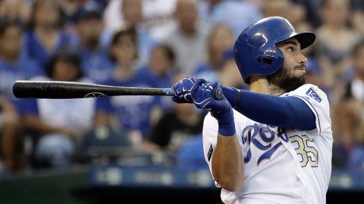 Reportes: Hosmer y Padres logran millonario pacto por 8 años