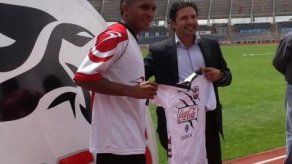 Presentan a Negrito Quintero como nuevo jugador de Lobos