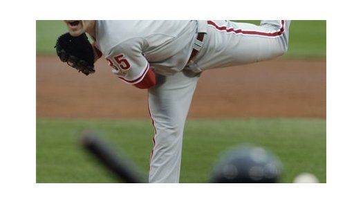 MLB: Filis 5, Medias Rojas 3; Hamels contiene a Boston