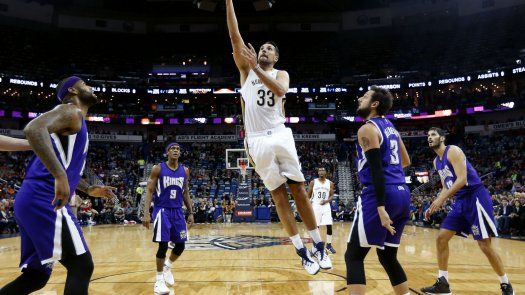 Anderson anota 36, Pelicans vencen 114-105 a Sacramento