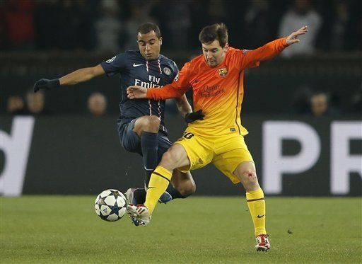 Lionel Messi sale lesionado tras marcar gol
