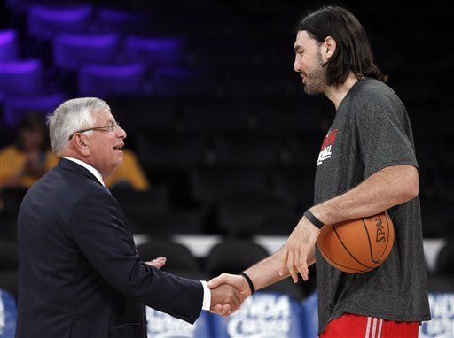 Celtics y Lakers vencen en primeros partidos de campaña