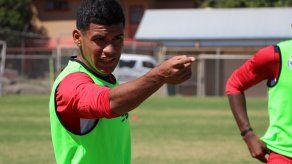 Justin Simons sancionado con dos partidos por expulsión