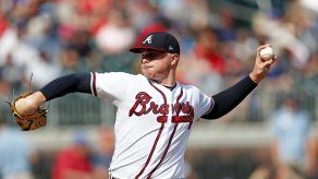 Newcomb y Culberson guían a Bravos en blanqueada a Padres