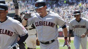 Cabrera y Carmona permiten a Indios barrer doble cartelera