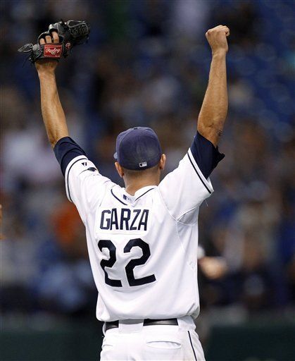 Garza sigue recibiendo felicitaciones por juego sin hit