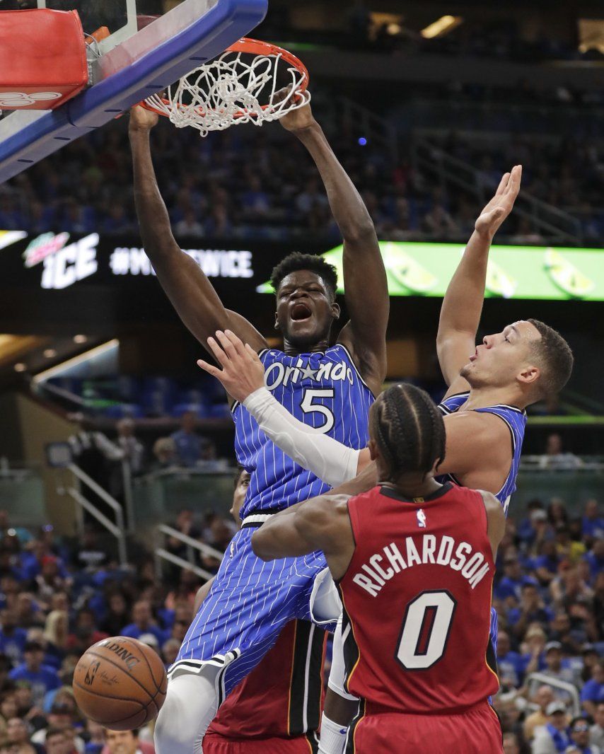 Bamba y Gordon guían al Magic a triunfo 104-101 sobre Heat