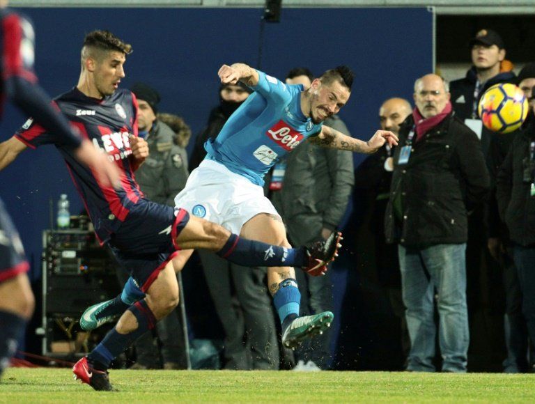 Hamsik da la victoria a un Nápoles que es más líder de la Serie A