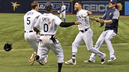 Rays completan barrida de 4 juegos sobre Reales