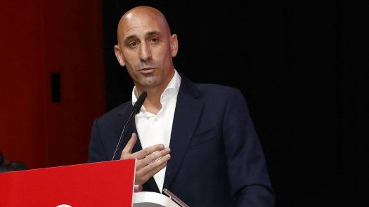 Juez propone juzgar a Luis Rubiales por el beso forzado a Jenni Hermoso&nbsp;