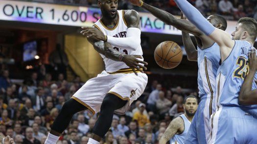 Cavs logran título de división con triple doble de LeBron